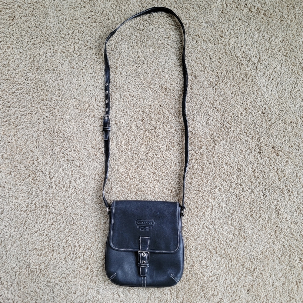Coach Black Leather Purse With White Stitching And Silver Hardware - Style 9353